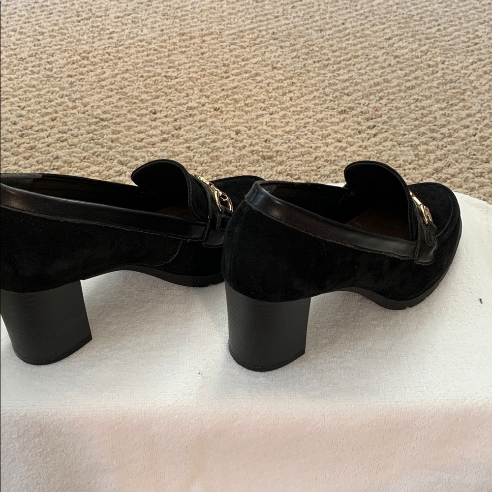 Giani Bernini Black Loafers with Gold Chain and Leather Accent - Picture 5 of 9
